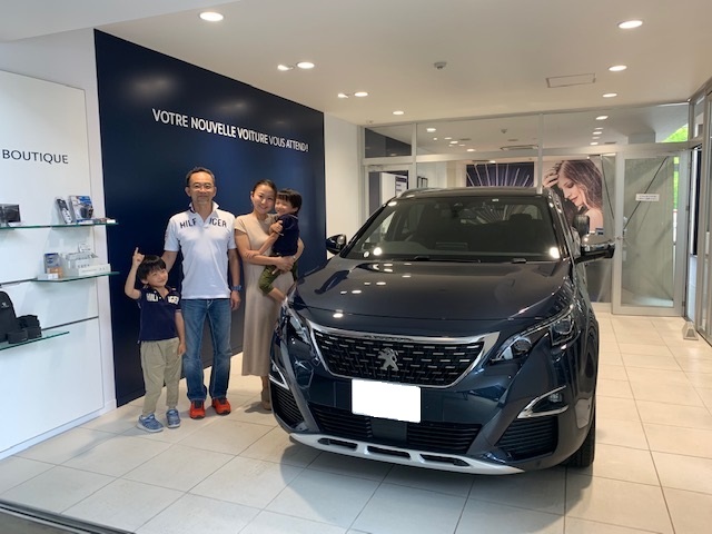 Handover "Your car awaits you"