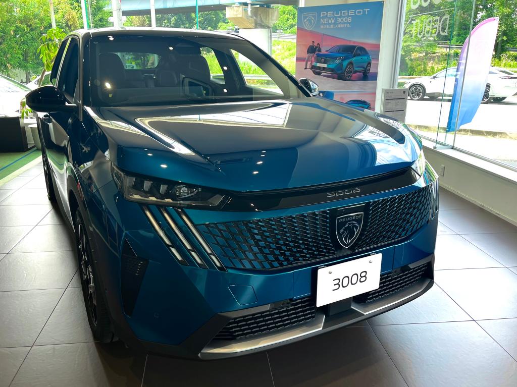 ☆PEUGEOT NEW 3008 GT HYBRID☆展示中❕