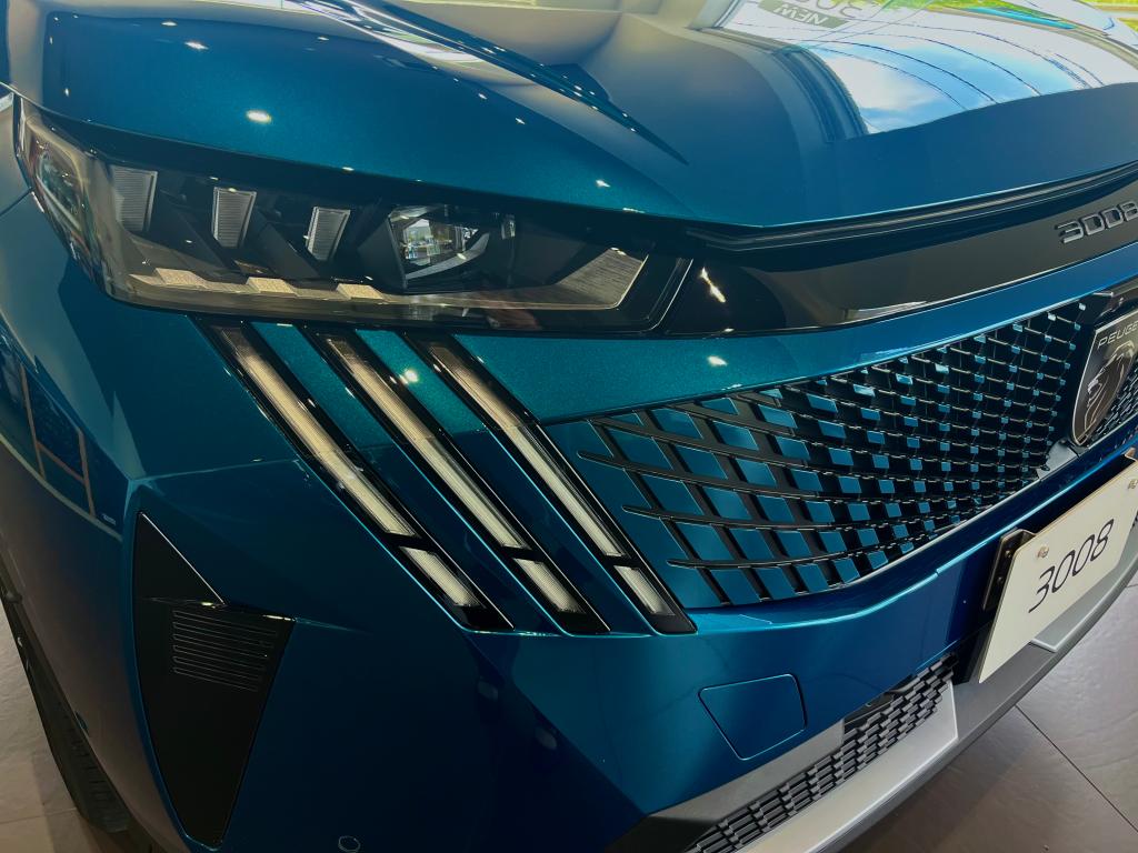 ☆PEUGEOT NEW 3008 GT HYBRID☆展示中❕