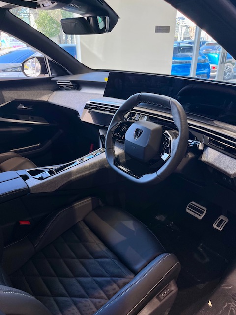 展示車入れ替えました🖤✨️