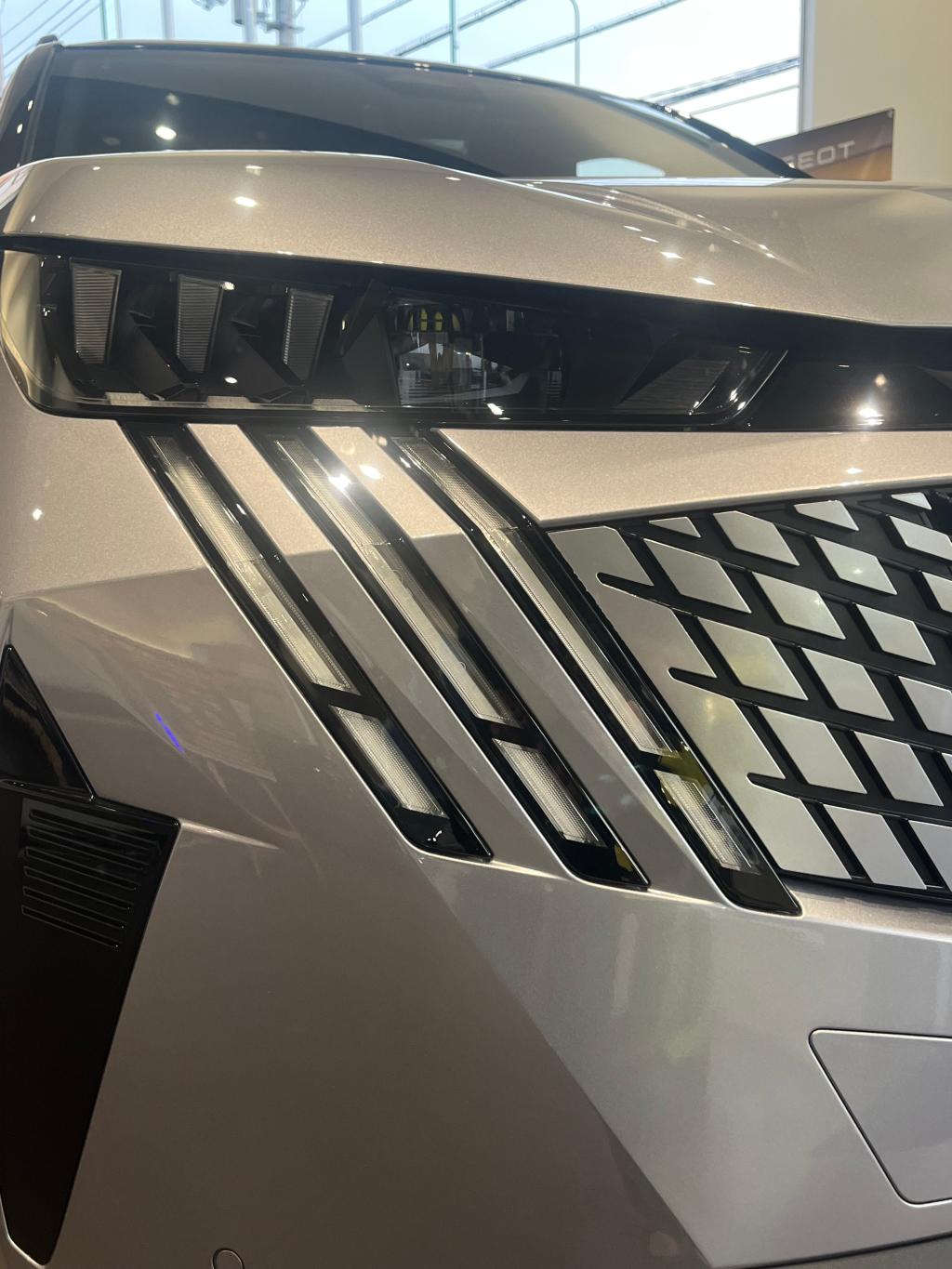 なぜ、ライオンモチーフなのか。