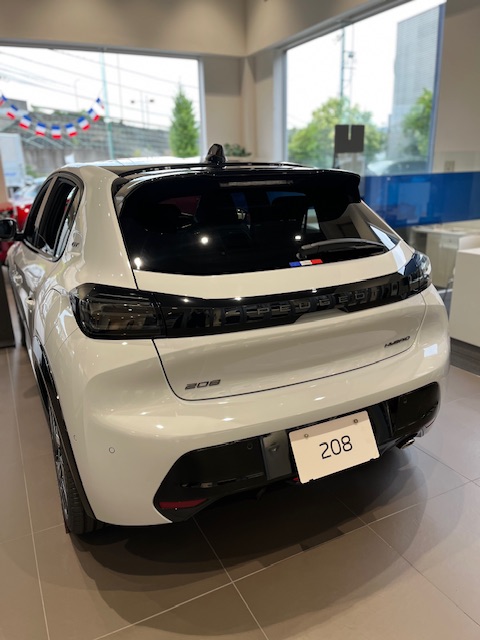 PEUGEOT 208 展示車のご紹介🤍