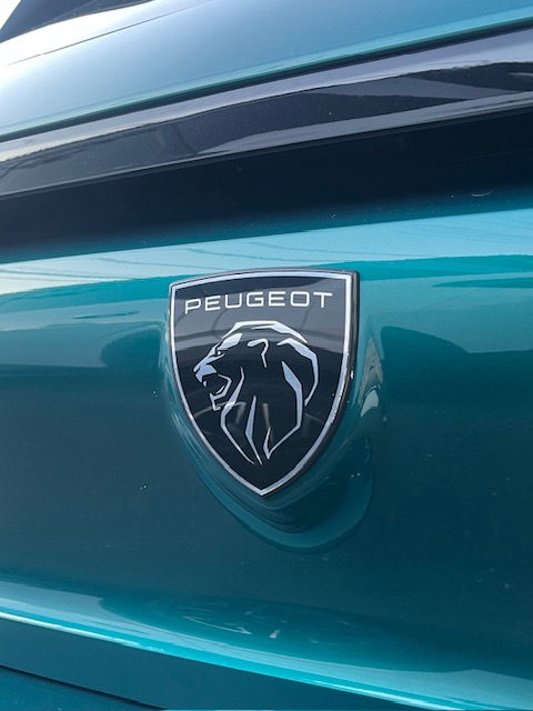 PEUGEOTの洗練されたデザインをご紹介✨